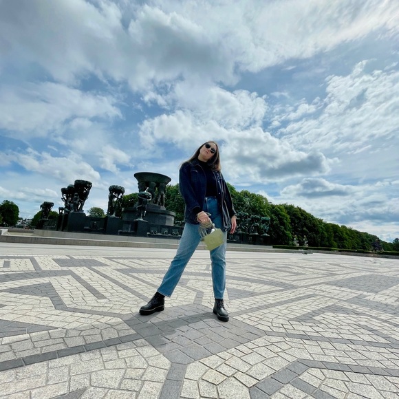 Meet your Posher, Erin - Picture 2 of 3